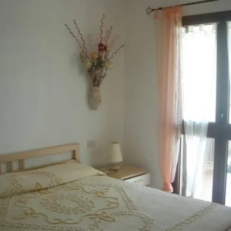 Apartmán - Bilocale Con Giardino *